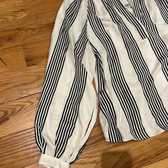 H&M Black and White Balloon Long Sleeve Blouse with Mandarin Collar - Picture 5 of 7